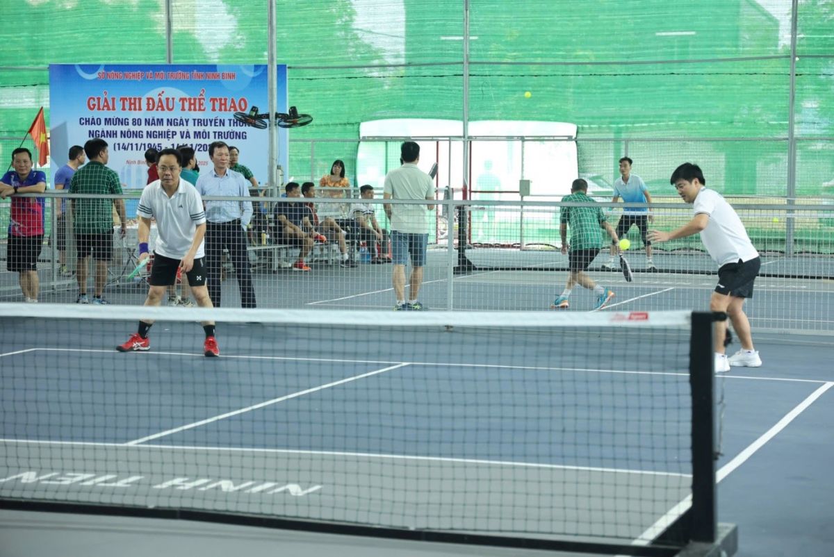 Sở Nông nghiệp và Môi trường tổ chức giải thể thao chào mừng 80 năm ngày truyền thống