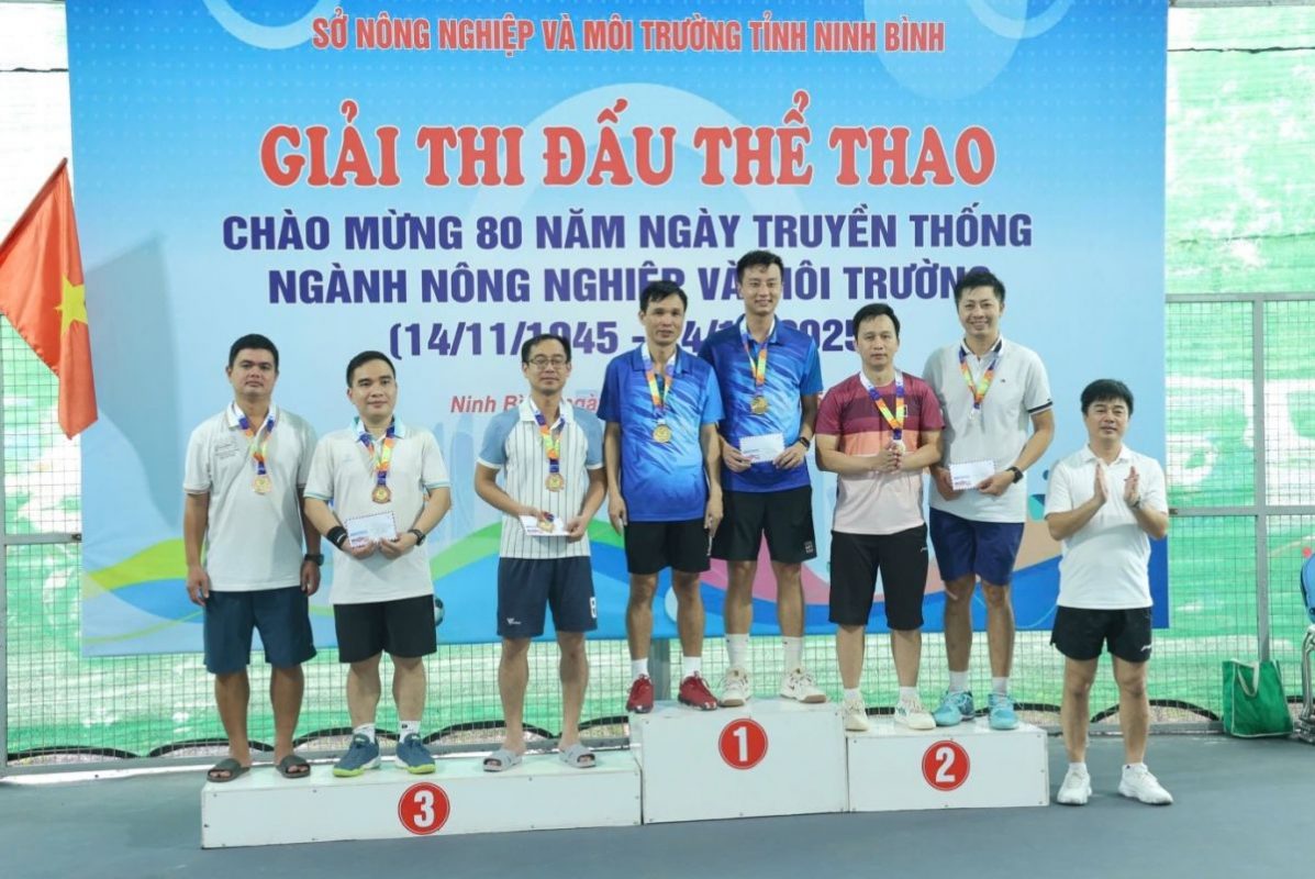 Sở Nông nghiệp và Môi trường tổ chức giải thể thao chào mừng 80 năm ngày truyền thống