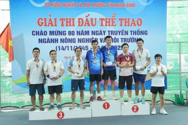 Sở Nông nghiệp và Môi trường tổ chức giải thể thao chào mừng 80 năm ngày truyền thống